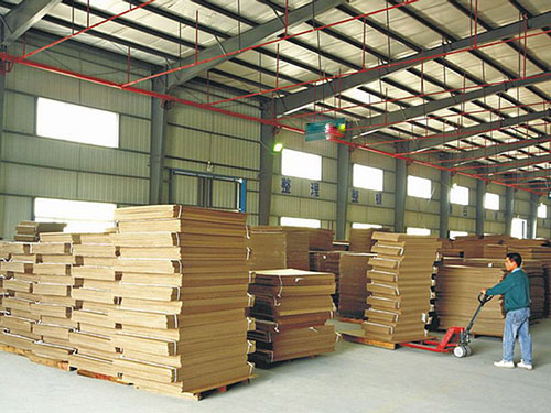 纸箱部分材料存放区